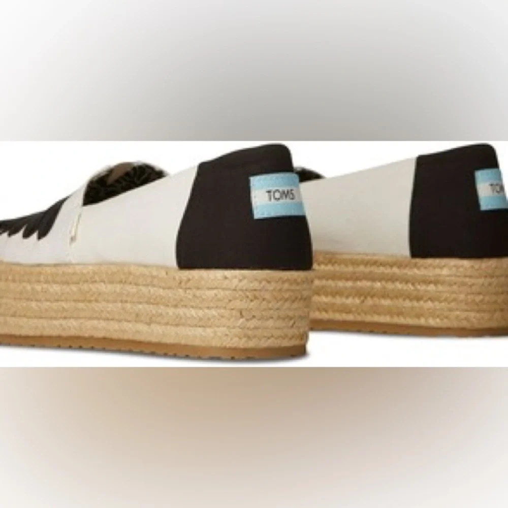 TOMS WOMEN’S VALENCIA ESPADRILLES - NATURAL SIZE 9.5 (NEW WITH TAGS) - Picture 4 of 5